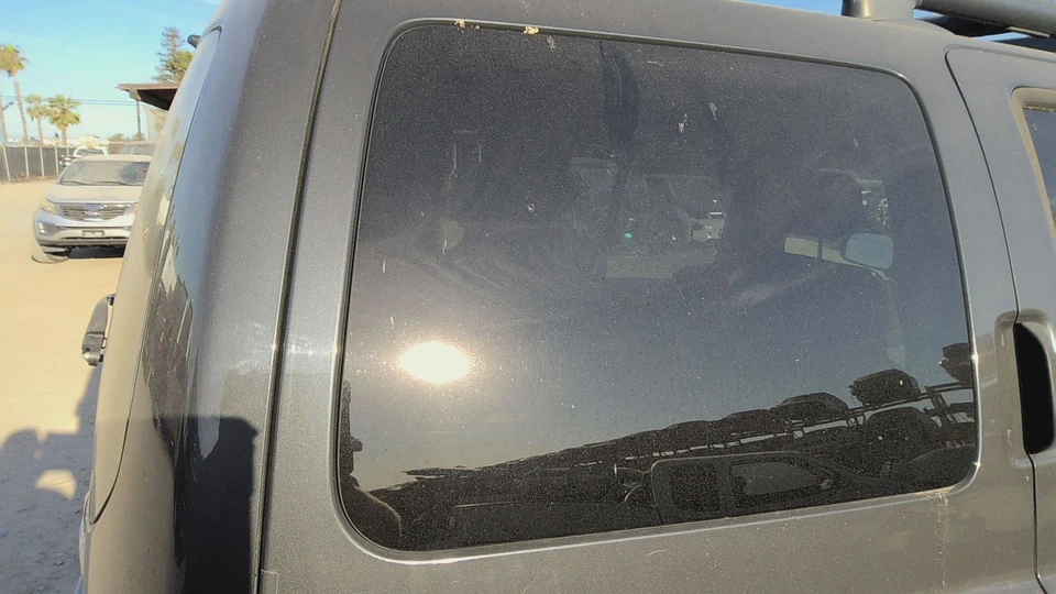 Quarter Glass/window NISSAN XTERRA Right 05 06 07 08 09 10 11 12 13 14 15 - Image 1 of 1