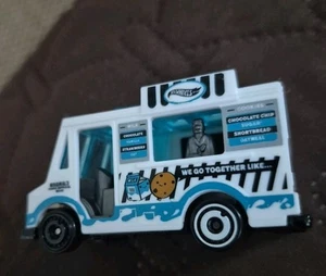 Hot Wheels Quick Bites Milk And Cookies Truck, 2017, Malaysia - Picture 1 of 8