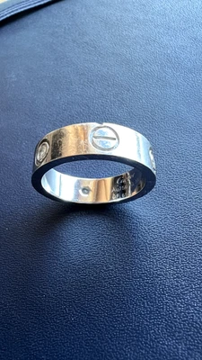 Alianza Cartier de oro blanco con 3 diamantes, talla 56 Foto 1 de 4