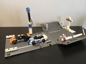 LEGO Racers: Thunder Raceway (8125)