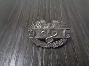 VINTAGE US Army VIETNAM Combat Medical Badge, CLUTCH Back - Bild 1 von 5