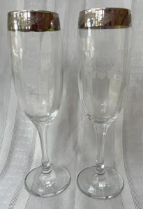 CLEAR ETCHED ~ "OUR WEDDING" HEART & DOVES GOLD FILIGREE CHAMPAGNE FLUTE PAIR ~ - Picture 1 of 13