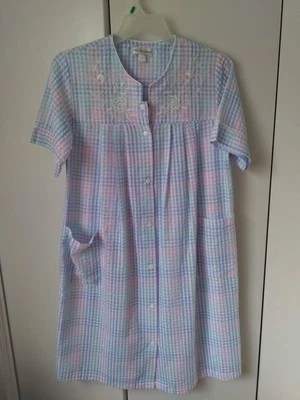 Abrigo Miss Elaine House Talla S Pasteles Seersucker Plumero Bata Bolsillos a Presión Foto 1 de 4