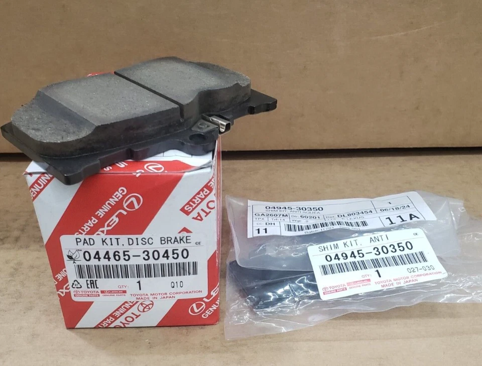 JUEGO DE PASTILLAS DE FRENO Y CUÑAS DELANTERAS LEXUS OEM 07-11 GS350 GS430 GS460 BAJO POLVO Foto 1 de 1