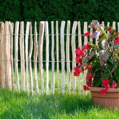 Staketenzaun Holzzaun Haselnussholz Zaunlatte Rollzaun Kastanienzaun imprägniert - Bild 1 von 4