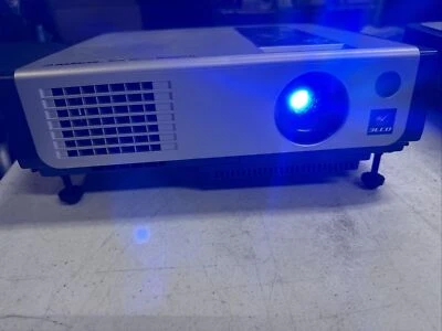 Boxlight CP720es Projector Lumens HDMI Projector TESTED - Image 1 of 4