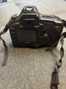 Digital camera- Canon EOS 5D With Lens, Strap, And Carrier - Picture 1 of 4