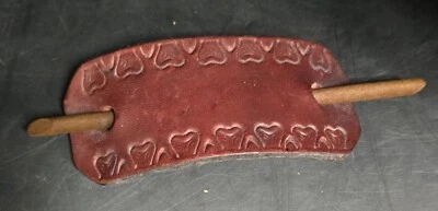 leather hair barrette with stick 5" X 2" - Imagem 1 de 3