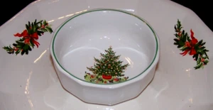 Wonderful Pfaltzgraff Christmas Heritage Chip and Dip Set With The Box - Picture 1 of 2