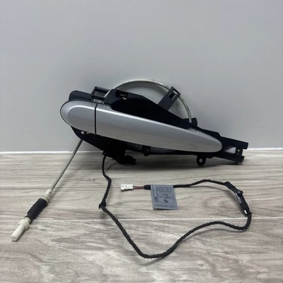06-11 BMW E90 E91 325I 328I 330I 335I REAR RIGHT PASSENGER DOOR HANDLE SILVER - Image 1 of 4