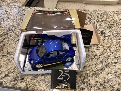 Volkswagen Escarabajo Nuevo 1998 Colección Oro Maisto Bburago 1:18 - #3392 Foto 1 de 4