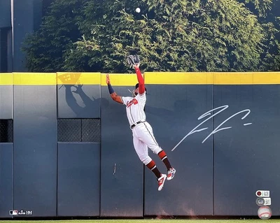 Ronald Acuna Jr. Signed 16x20 Atlanta Braves Baseball Catch Photo BAS - Image 1 of 4