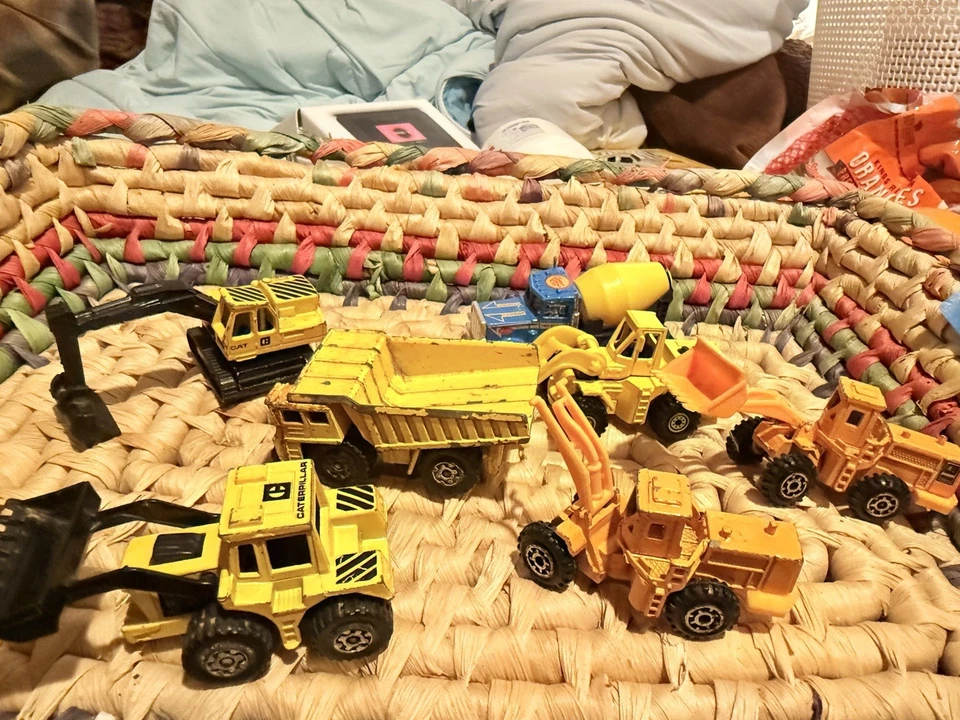  Vintage Construction Vehicle Lot – Matchbox, Lesney, CAT   1970s–1980s Diecast) - Image 1 of 4