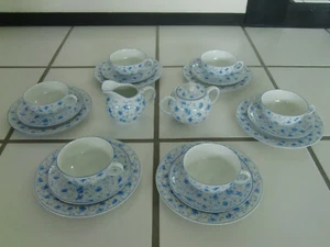 HIGHLIGHT---"ARZBERG Blaublüten" 6 Pers. Teeservice/Kaffeeservice Design Gretsch - Bild 1 von 13