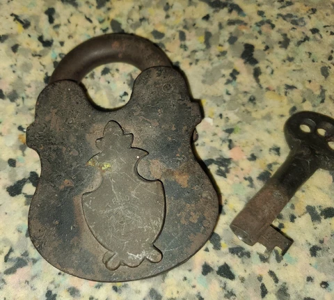 Vintage Antique Padlock Cast Iron with Orig. Key VR Crown James Williams British Cover