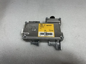 2014 - 2016 HYUNDAI EQUUS Lane Assist Camera Lane Departure OEM *READ* - Picture 1 of 6