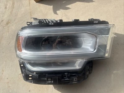 Dodge RAM 2500 3500 2019-2023 reflector faros LED lado derecho derecho OEM agrietado Foto 1 de 4