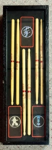 Baquetas Neil Peart RUSH PRO MARK Time Edición Limitada Enmarcadas Profesionalmente - Imagen 1 de 8
