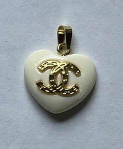 NEW CHANEL CC Gold Tone & Ivory Heart Charm Pendant - Picture 1 of 5