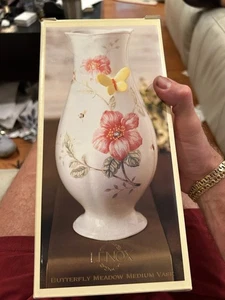 Lenox Butterfly Meadow MITTELGROSSE KNOSPENVASE -- 10 1/2" hoch - -- NEU im Karton - Bild 1 von 5