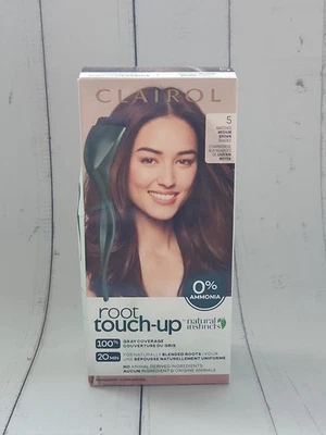 Tinte permanente para el cabello Clairol Root Touch-Up Natural Instincts, 5 marrón medio Foto 1 de 4