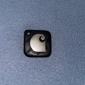 Llavero de goma moldeada Carhartt de alta resistencia pieza de goma rota, sin anillo - Imagen 1 de 3