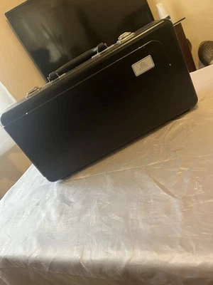 Clarinete Jupiter Edición Capital CEC-635 con Estuche Foto 1 de 3