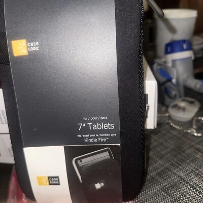 case logic 7” tablet Case Lot Of 2 (1) Black (1)plum - Image 1 of 4