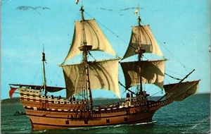 Mayflower II Plantation Plymouth Massachusetts Postcard - Picture 1 of 2