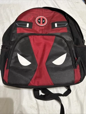Mochila Deadpool Marvel roja/negra Foto 1 de 4