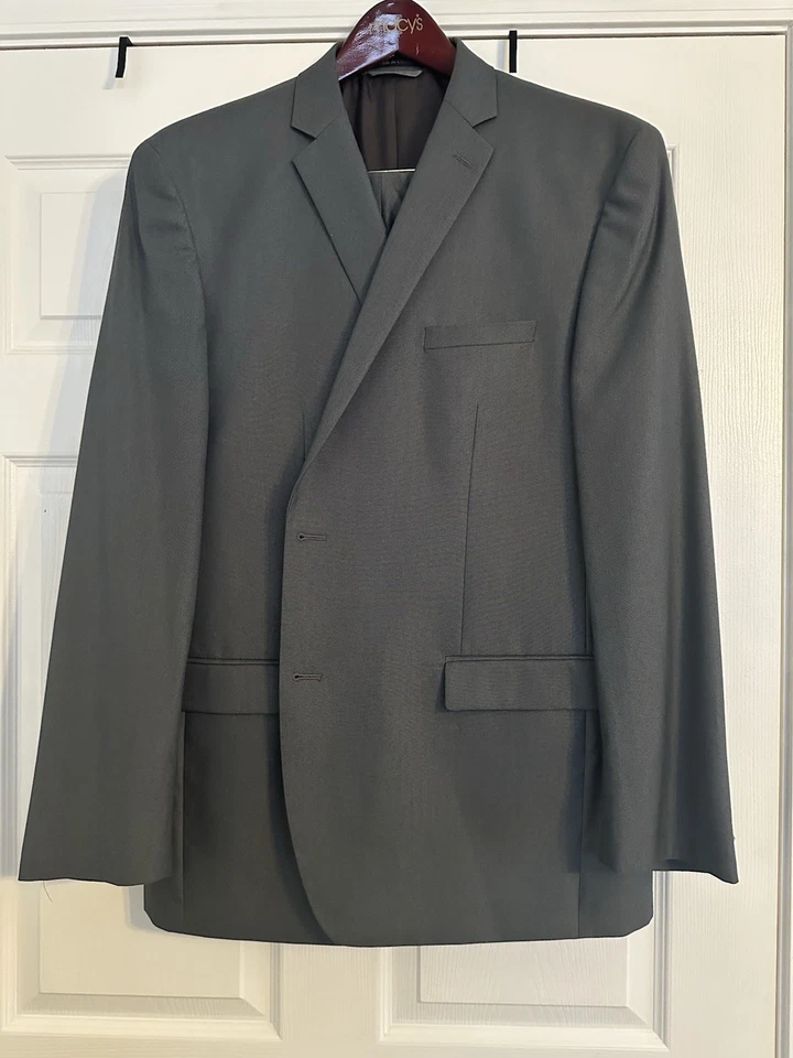 Traje Andrew Marc para hombre con corbata Tommy Hilfiger a juego, gris carbón, talla 48L Foto 1 de 4