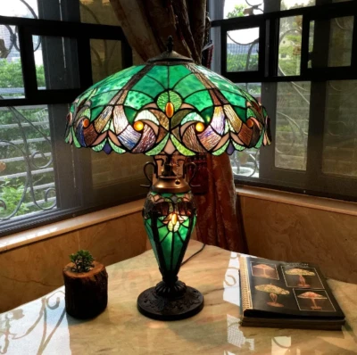 Lamp Tiffany Victorian Style Table Stained Glass Vintage Shade Light Desk Green - Image 1 of 4