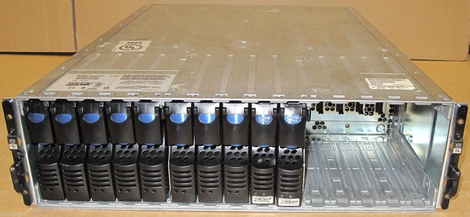 EMC KAE Storage Array 005048494 + 2 x Controllers 2 x PSU Fibre Channel FC SAN - Image 1 of 1