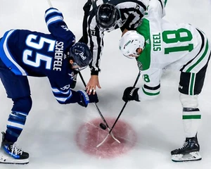 Mark Scheifele vs Sam Steel Faceoff Winnipeg Jets Dallas Stars 8x10 NHL Foto - Bild 1 von 1