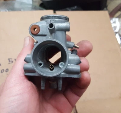 Honda CL175 K0 1968 carrocería de carburador lateral izquierdo OEM ¡Bonito!! Foto 1 de 4