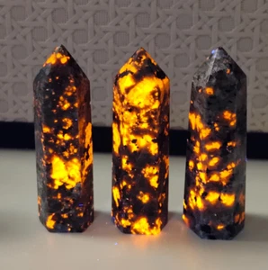 Yooperlite Tower UV-Reactive Reiki Stone Glow Dark Decor Gift Ignite Vitality - Picture 1 of 3