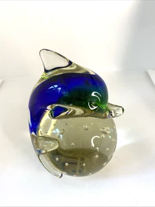 Estatuilla de delfín de vidrio artístico de colección pisapapeles azul verde transparente con burbujas de control - Imagen 1 de 7