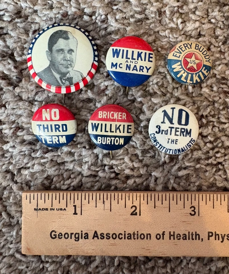 Grupo de botones de campaña presidencial Wendell Wilkie/anti-FDR 1940 Foto 1 de 1