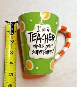 "I'M A TEACHER" KAFFEEBECHER, GRÜN / ORANGE / GELB / SCHWARZ & WEISS 020824C - Bild 1 von 4