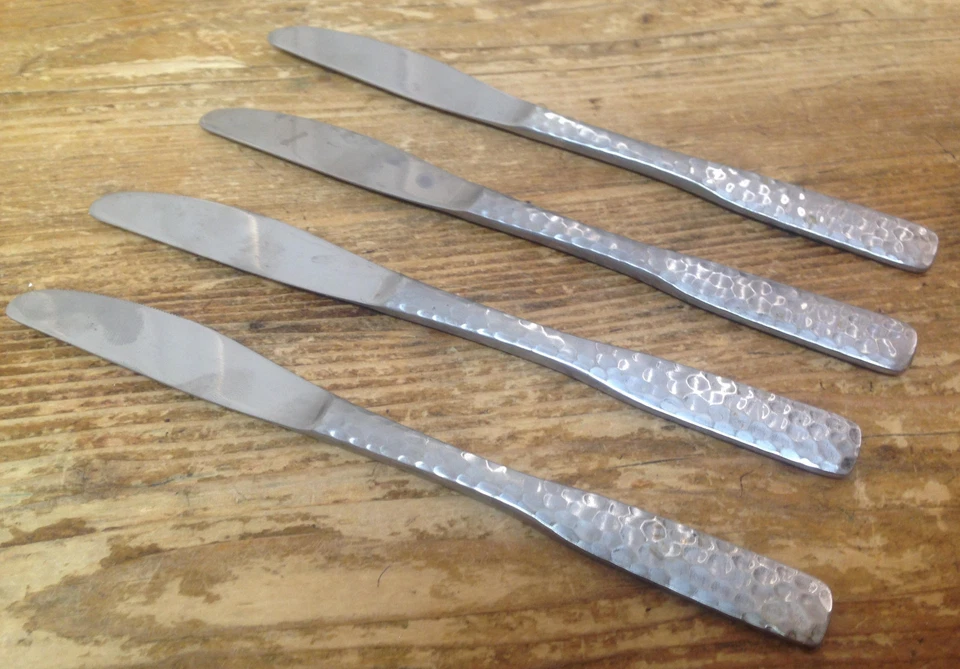 Plymouth Cove Hammered Rogers Stanley Roberts Stainless 4 Solid Dinner Knives - Image 1 of 1