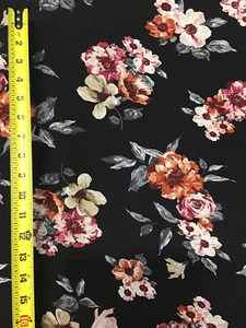 Hermoso diseño floral de tela tejida con estampado de jersey de spandex viscosa negro gris rosa - Imagen 1 de 5