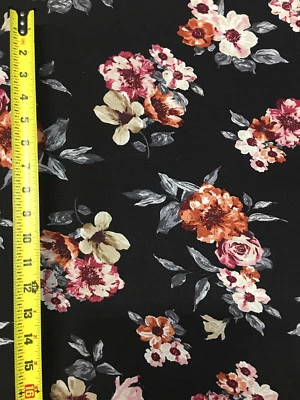 Tejido tejido tejido estampado jersey viscosa spandex hermoso diseño floral negro gris rosa Foto 1 de 4