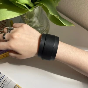 Breites Echt Leder Armband Lederarmband  Vintage Retro Punk Biker schwarz Gravur - Bild 1 von 19