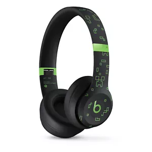 Beats Solo 4 Bluetooth Wireless Headphones - Minecraft Special Edition - Black - Picture 1 of 3