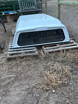 Chevy Silverado 1995 8 pies techo rígido buen estado blanco  Foto 1 de 4