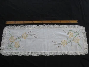 HANDMADE Embroidered DAFFODIL FLORAL Cotton DRESSER SCARF or RUNNER - 14" x 40" - Picture 1 of 4