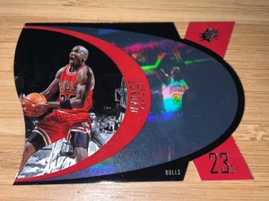 Michael Jordan 1997 SPx #SPX5 Chicago Bulls Die-Cut Premium Base Card - Picture 1 of 3