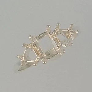 PRE-NOTCHED 8X6 EM CUT & 5MM TRILLION RING IN STERLING SIZES 4-10 CR289SS - Picture 1 of 3