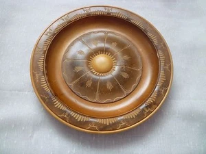 Carved wood traditional different shades of brown plate wall hanging - Picture 1 of 4