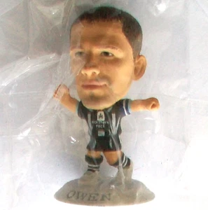 Corinthian Microstars NEWCASTLE UTD Home OWEN MC11713 WHITE BASE - UK Series 17 - Picture 1 of 1